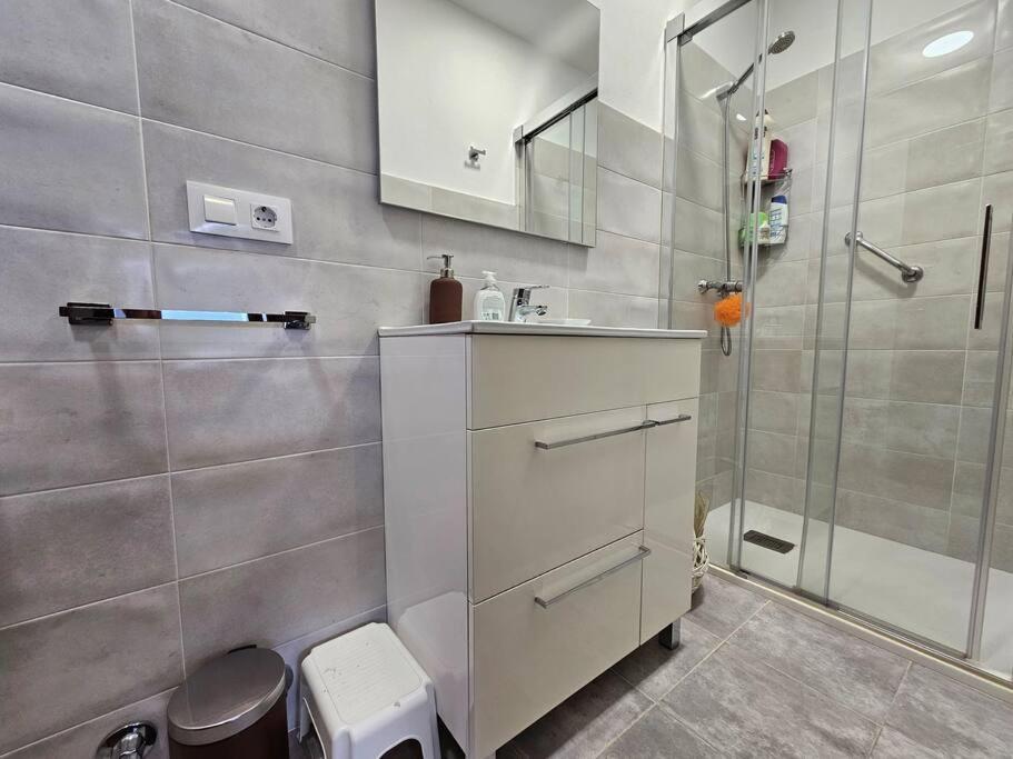Apartament 15A04 Duplex Y Garaje En Centro Llanes Zewnętrze zdjęcie